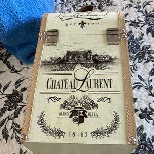 Wine carrier.  Holds 2 bottles of wine. Very cute